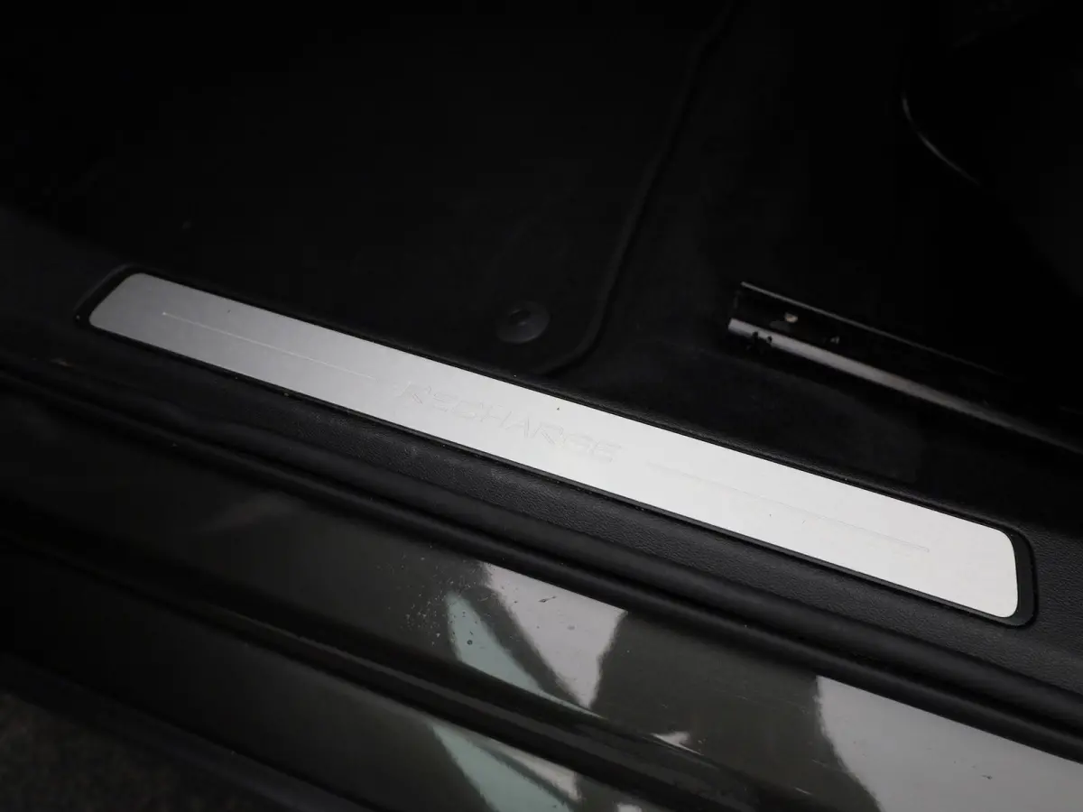2.0 T6 Recharge AWD Inscription Expression | Stoel + Stuurverwarming | Achteruitrijcamera | Carplay | Virtual | Lane Assist |