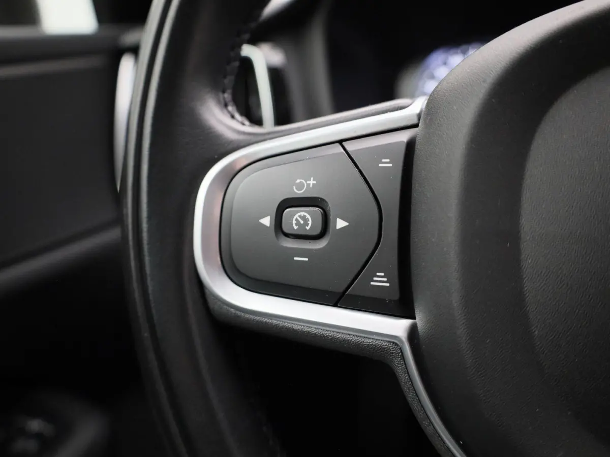 2.0 T6 Recharge AWD Inscription Expression | Stoel + Stuurverwarming | Achteruitrijcamera | Carplay | Virtual | Lane Assist |