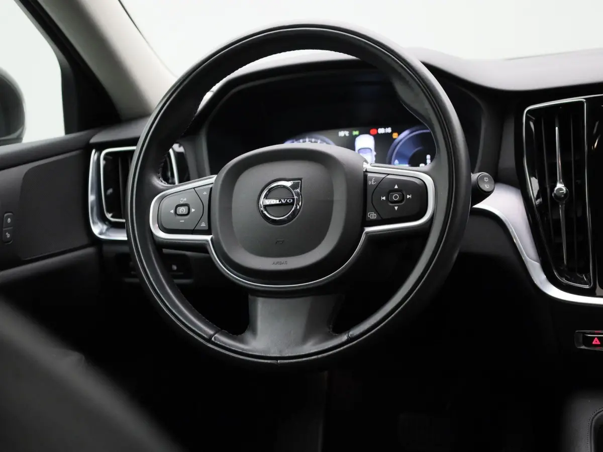 2.0 T6 Recharge AWD Inscription Expression | Stoel + Stuurverwarming | Achteruitrijcamera | Carplay | Virtual | Lane Assist |
