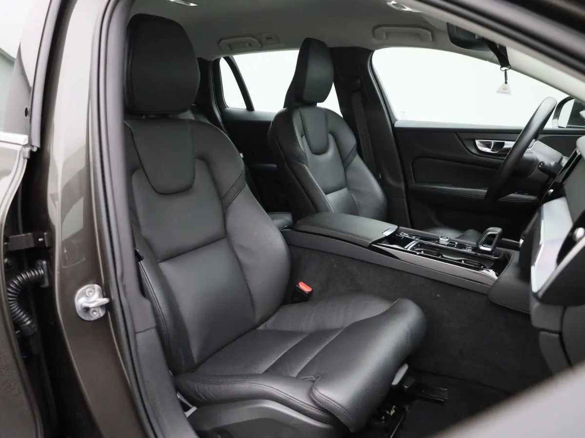 2.0 T6 Recharge AWD Inscription Expression | Stoel + Stuurverwarming | Achteruitrijcamera | Carplay | Virtual | Lane Assist |