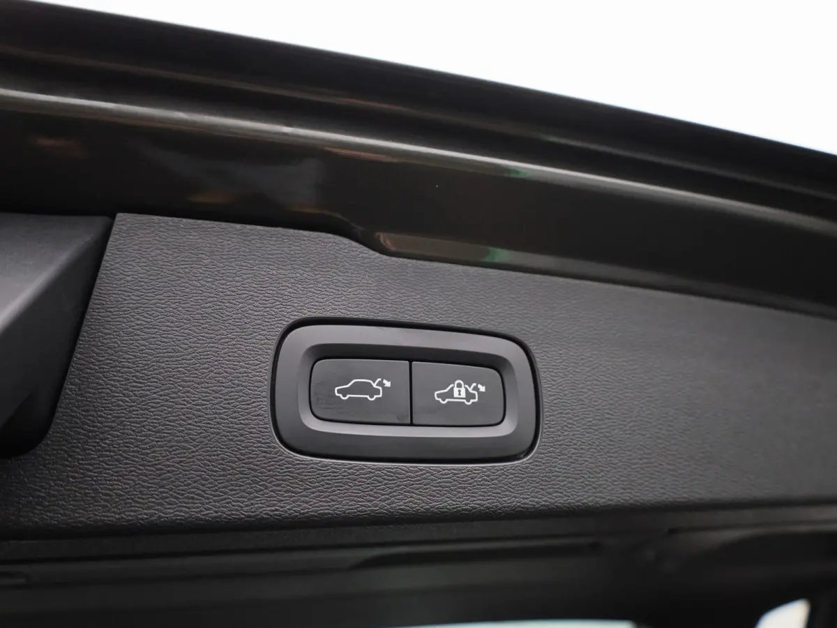 2.0 T6 Recharge AWD Inscription Expression | Stoel + Stuurverwarming | Achteruitrijcamera | Carplay | Virtual | Lane Assist |
