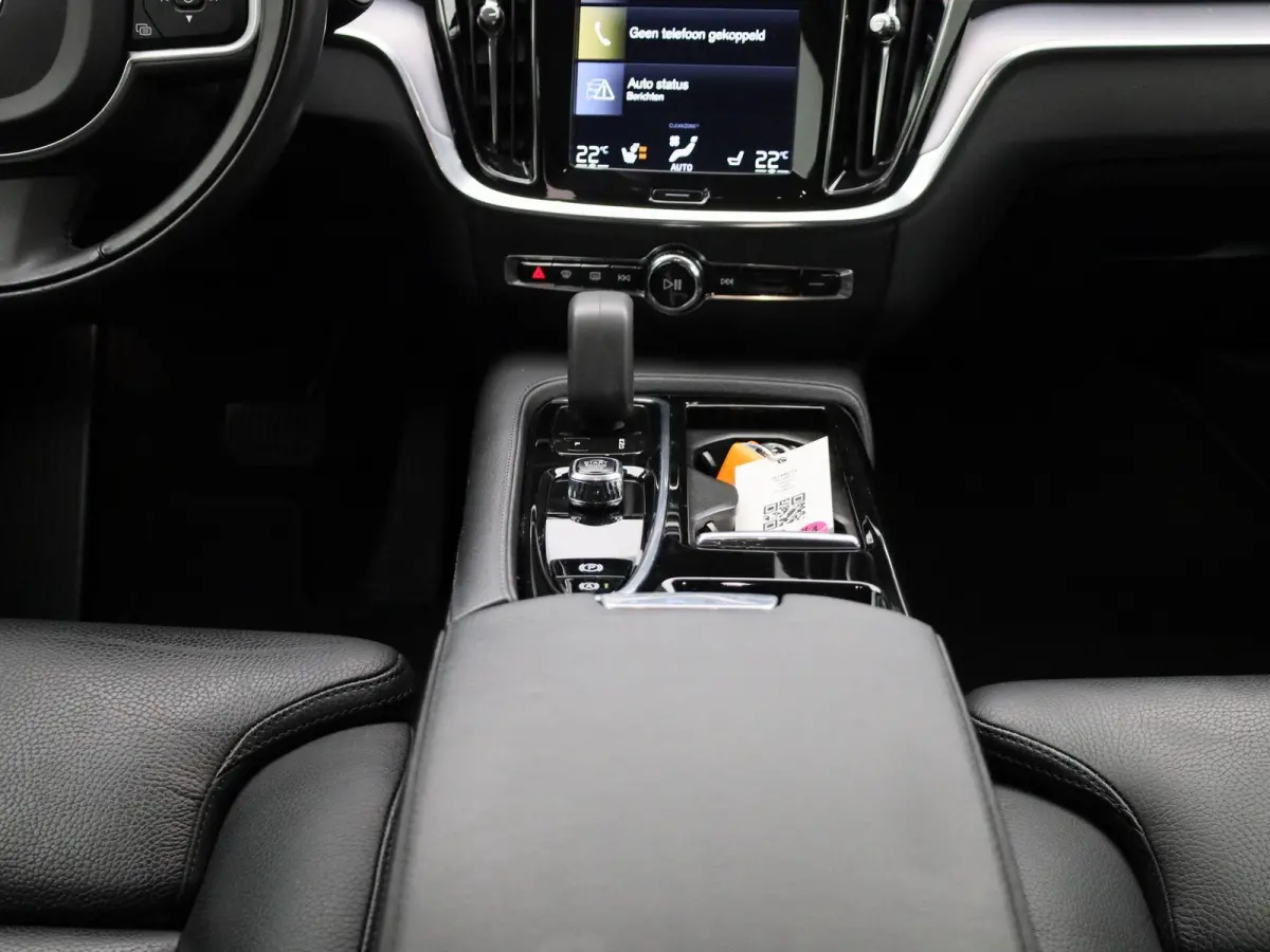 2.0 T6 Recharge AWD Inscription Expression | Stoel + Stuurverwarming | Achteruitrijcamera | Carplay | Virtual | Lane Assist |