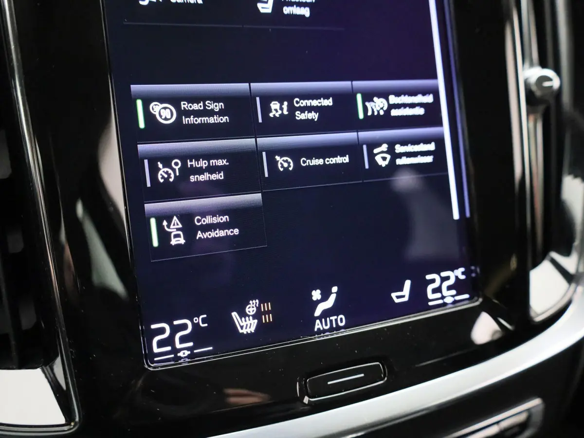 2.0 T6 Recharge AWD Inscription Expression | Stoel + Stuurverwarming | Achteruitrijcamera | Carplay | Virtual | Lane Assist |
