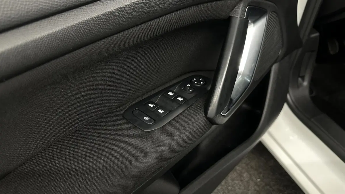 1.2 PureTech Active Pack TREKHAAK NACI LM CARPLAY.
