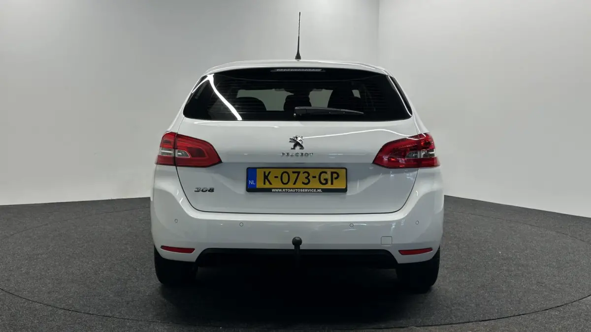 1.2 PureTech Active Pack TREKHAAK NACI LM CARPLAY.