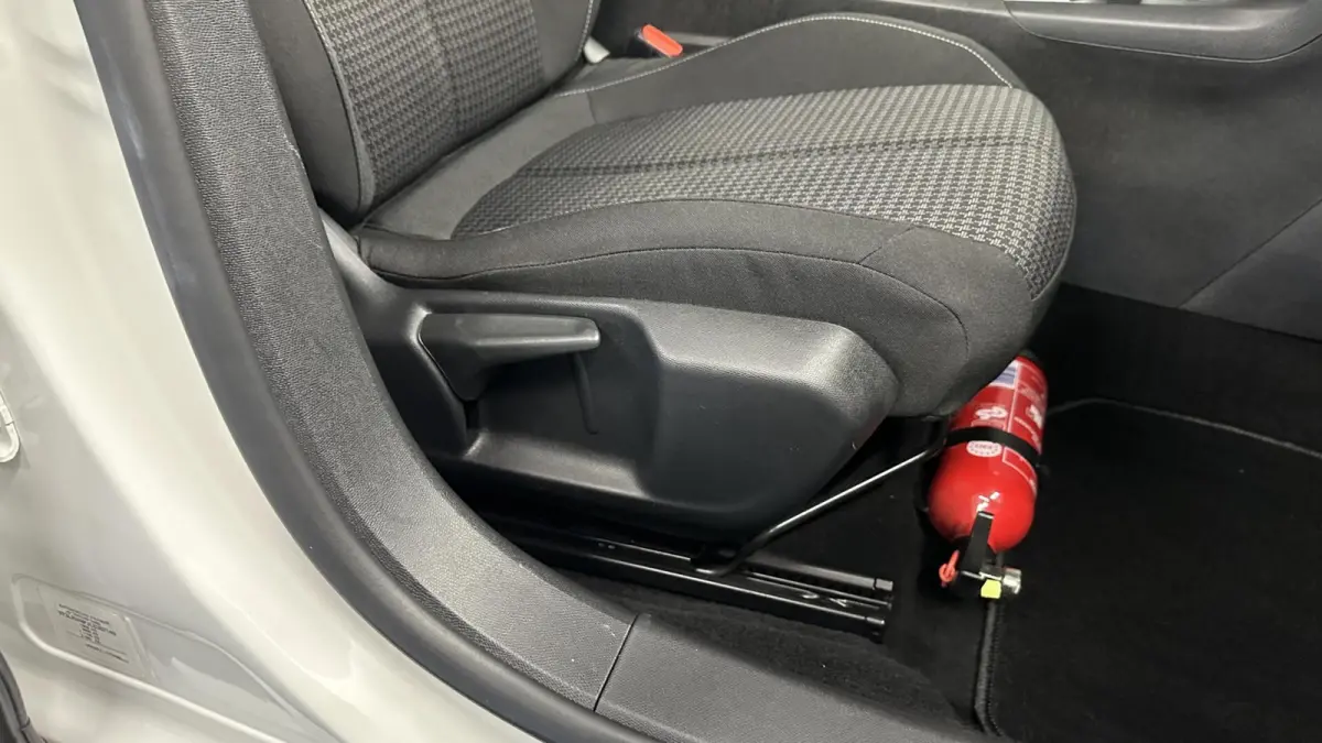 1.2 PureTech Active Pack TREKHAAK NACI LM CARPLAY.