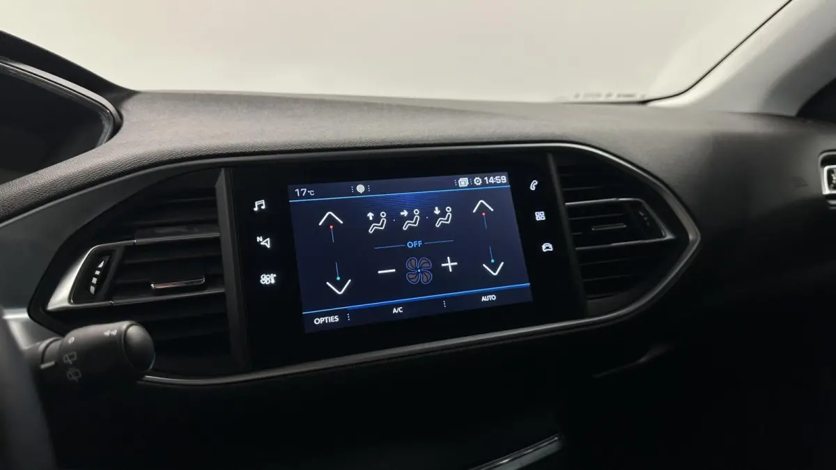 1.2 PureTech Active Pack TREKHAAK NACI LM CARPLAY.