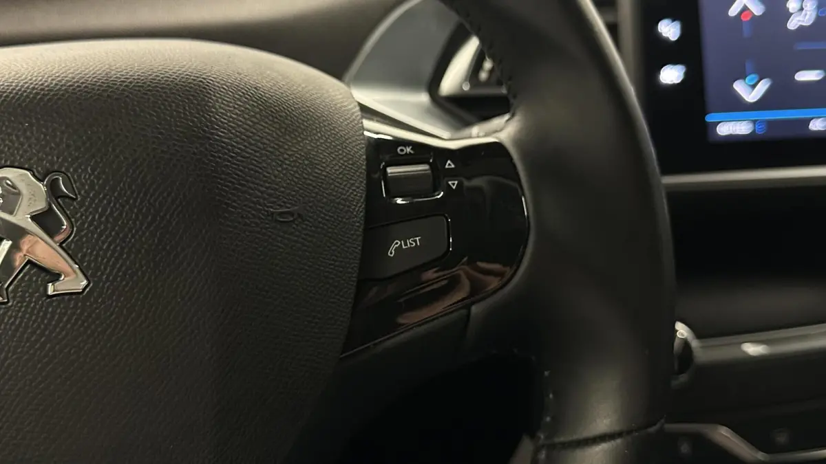 1.2 PureTech Active Pack TREKHAAK NACI LM CARPLAY.