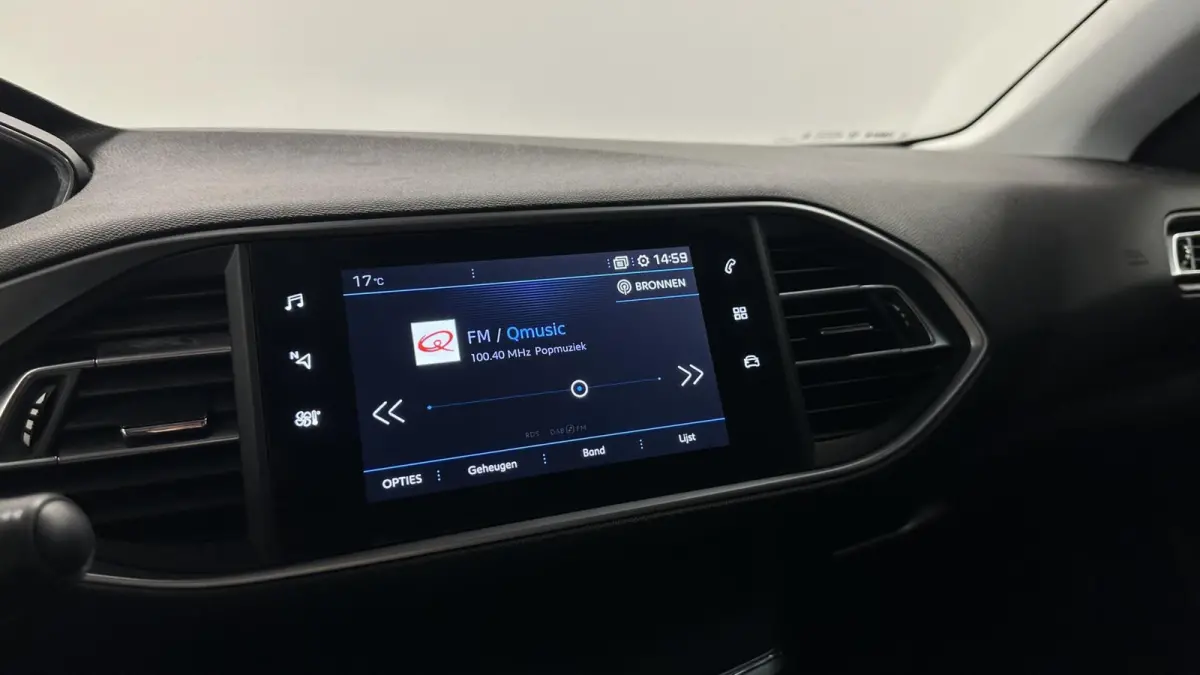 1.2 PureTech Active Pack TREKHAAK NACI LM CARPLAY.