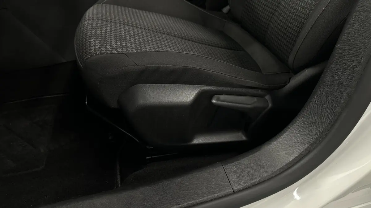 1.2 PureTech Active Pack TREKHAAK NACI LM CARPLAY.