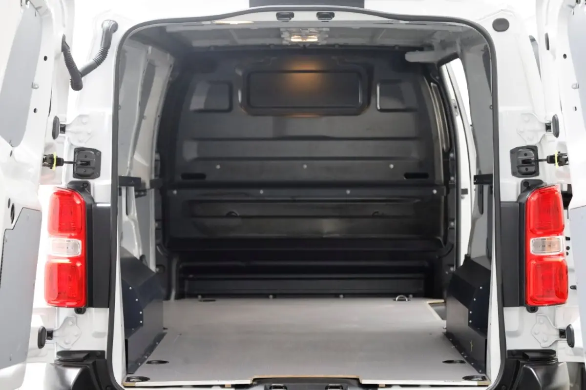 2.0 Diesel 180pk Automaat L3 Airco/Navi/Camera 11-2024