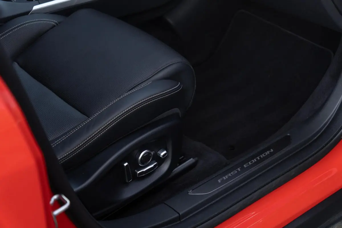 EV400 AWD First Edition 90 kWh|1ste Eig|BTW|NP €103.445,-|Meridian|CarPlay|Panoramadak|Carbon|Full Option|Dealer Onderhouden