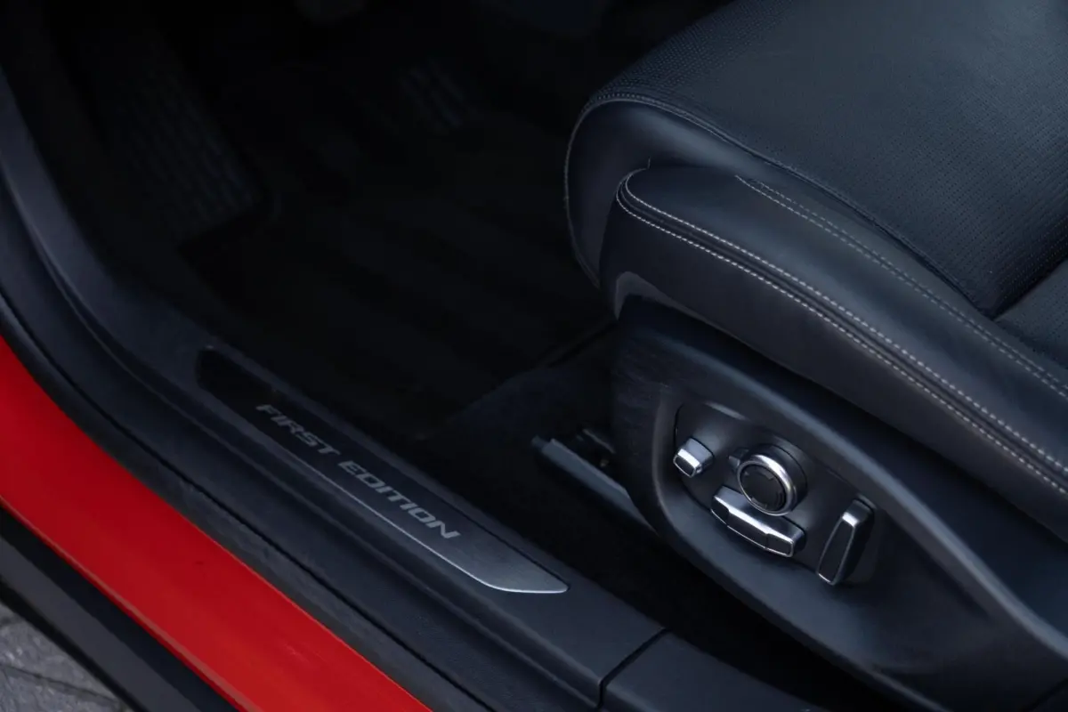 EV400 AWD First Edition 90 kWh|1ste Eig|BTW|NP €103.445,-|Meridian|CarPlay|Panoramadak|Carbon|Full Option|Dealer Onderhouden
