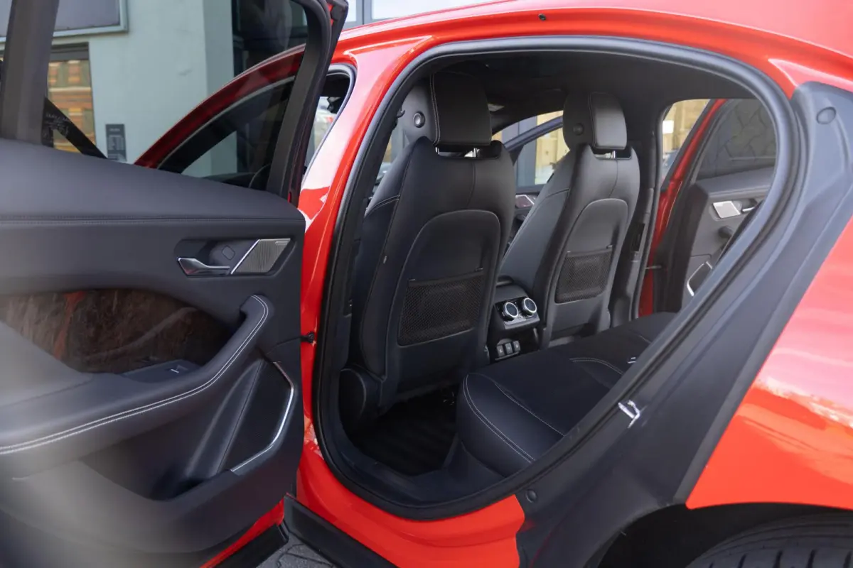EV400 AWD First Edition 90 kWh|1ste Eig|BTW|NP €103.445,-|Meridian|CarPlay|Panoramadak|Carbon|Full Option|Dealer Onderhouden