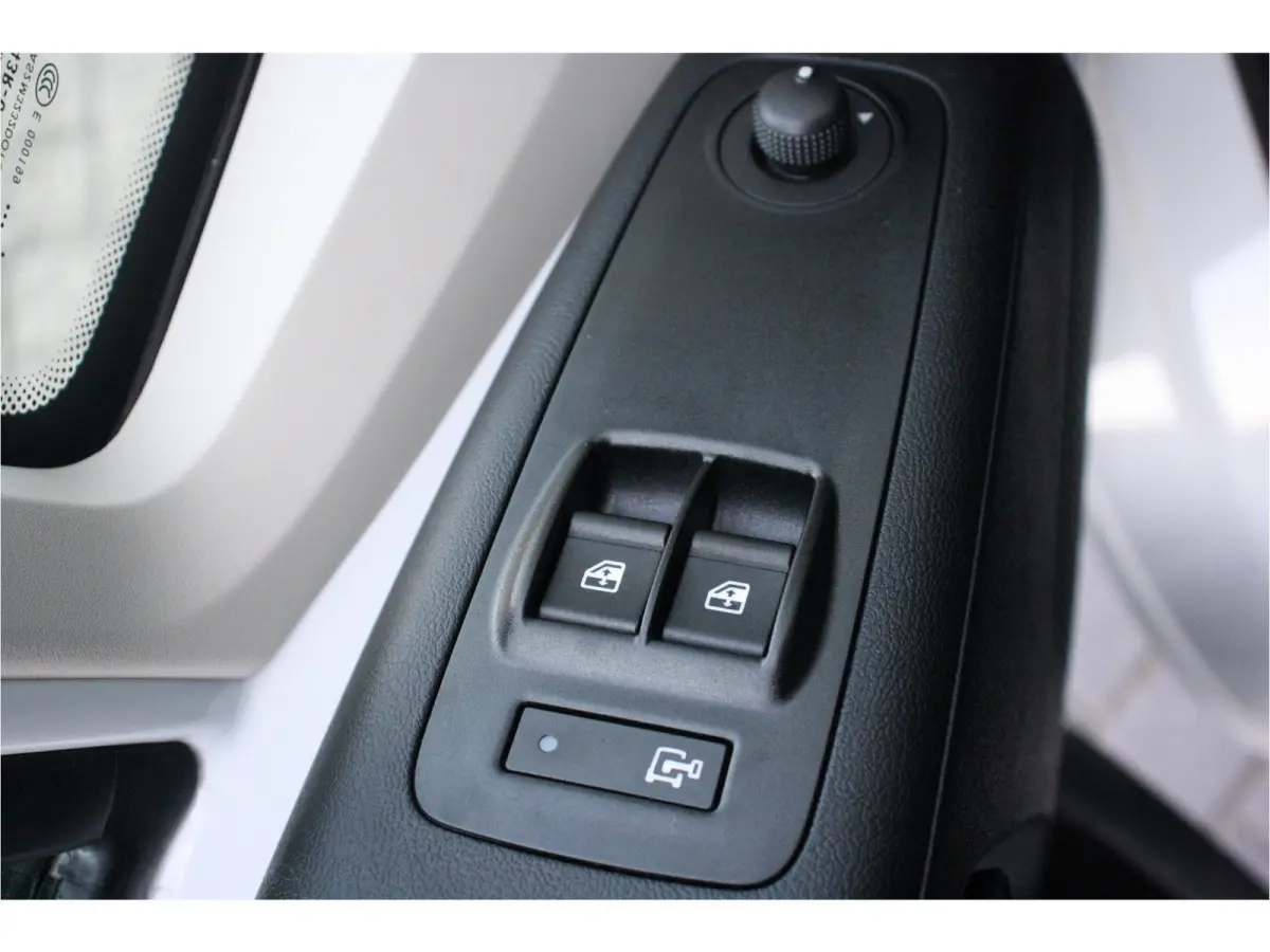 2.2 BLUEHDI 140PK L3H2 3.3T | € 7.300,- Voorraad Voordeel / NAVI / CLIMA / LED / PDC / BLUETOOTH / CRUISECONTROL / DIRECT LEVERBAAR !!