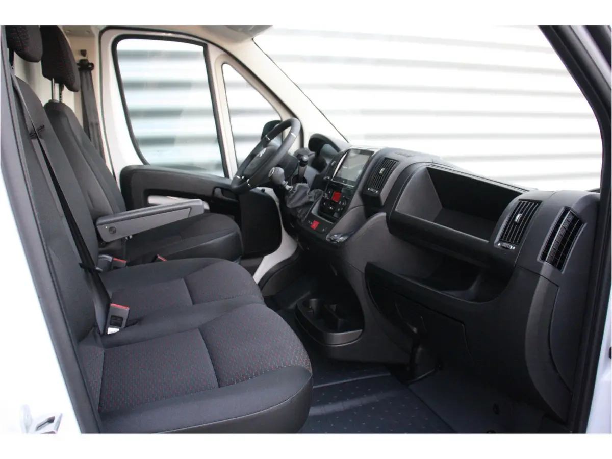 2.2 BLUEHDI 140PK L3H2 3.3T | € 7.300,- Voorraad Voordeel / NAVI / CLIMA / LED / PDC / BLUETOOTH / CRUISECONTROL / DIRECT LEVERBAAR !!