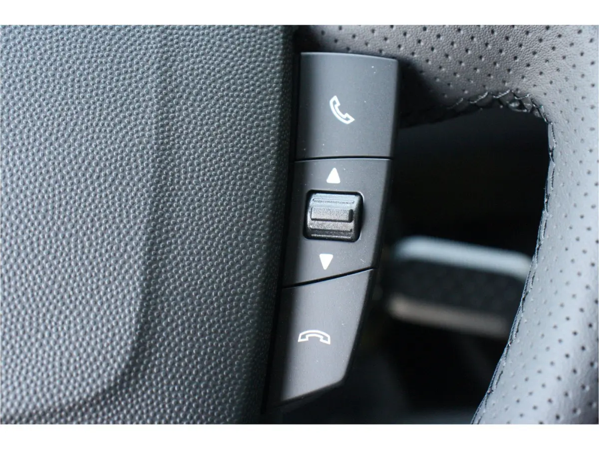 2.2 BLUEHDI 140PK L3H2 3.3T | € 7.300,- Voorraad Voordeel / NAVI / CLIMA / LED / PDC / BLUETOOTH / CRUISECONTROL / DIRECT LEVERBAAR !!