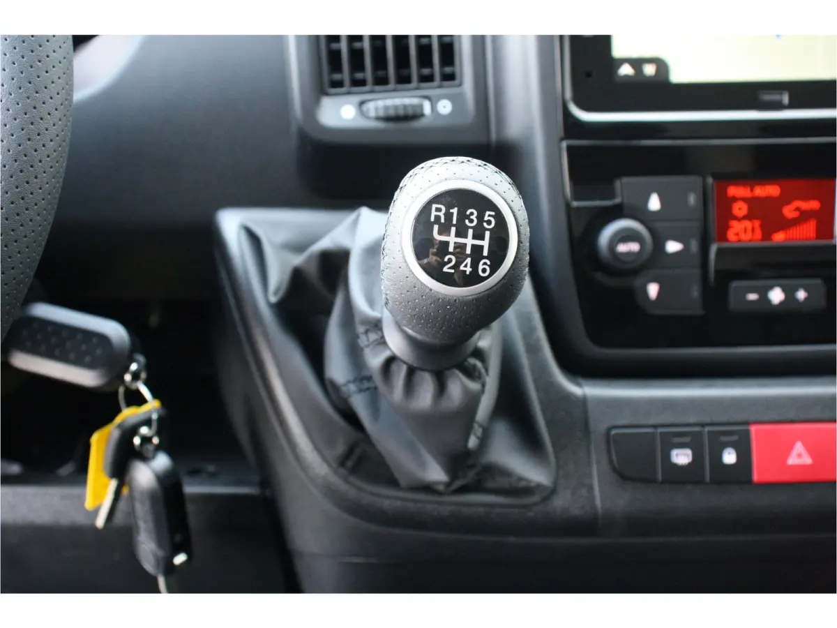 2.2 BLUEHDI 140PK L3H2 3.3T | € 7.300,- Voorraad Voordeel / NAVI / CLIMA / LED / PDC / BLUETOOTH / CRUISECONTROL / DIRECT LEVERBAAR !!