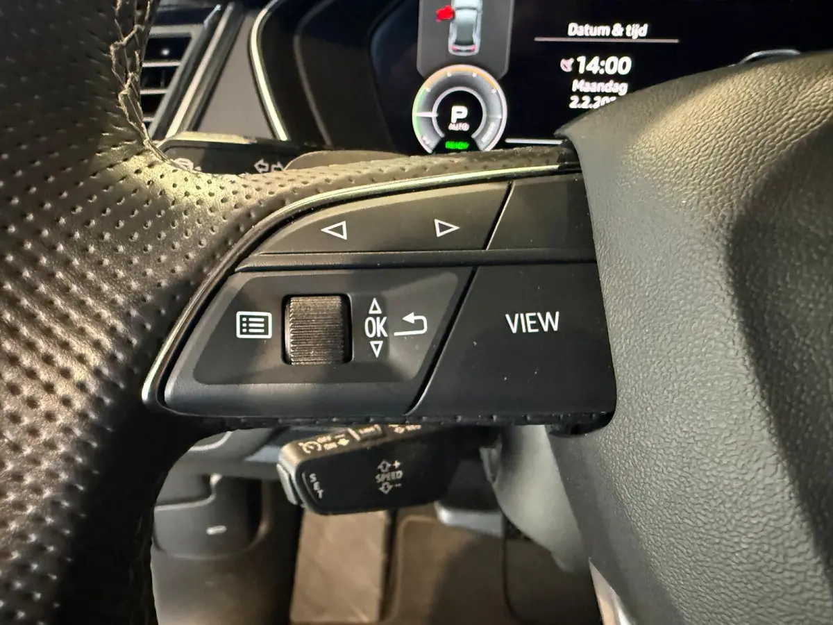55 TFSI e S tronic quattro S line bus. Panorama schuif Head Up Black Optic