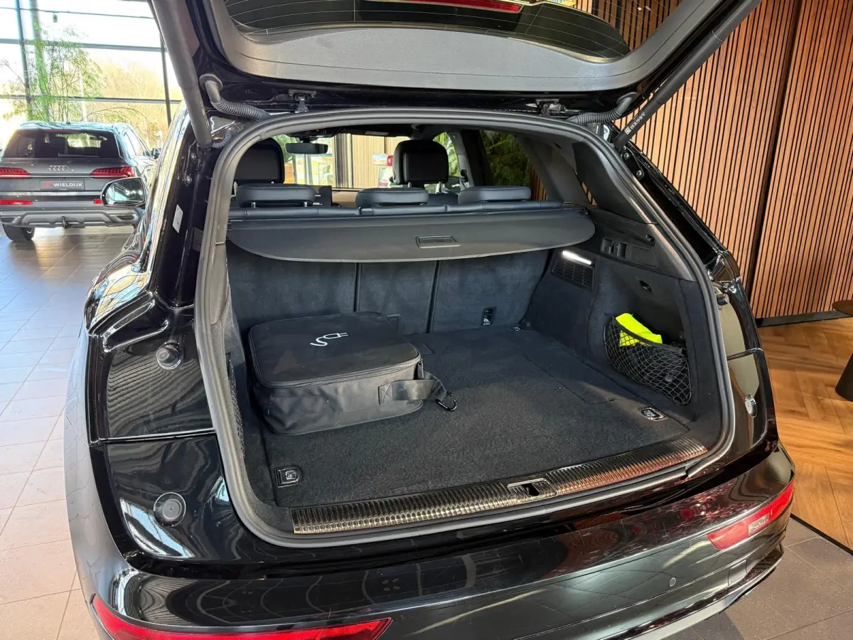 55 TFSI e S tronic quattro S line bus. Panorama schuif Head Up Black Optic
