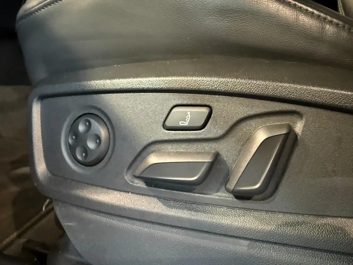 55 TFSI e S tronic quattro S line bus. Panorama schuif Head Up Black Optic