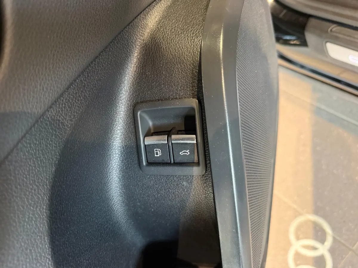 55 TFSI e S tronic quattro S line bus. Panorama schuif Head Up Black Optic