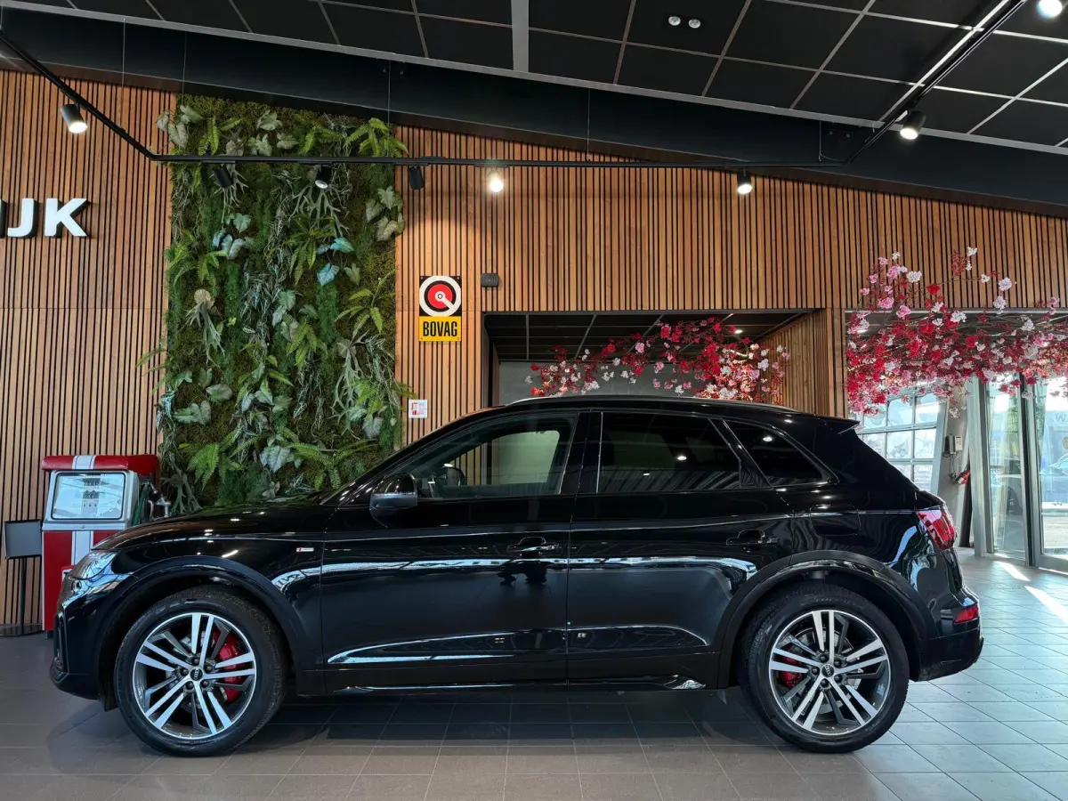 55 TFSI e S tronic quattro S line bus. Panorama schuif Head Up Black Optic