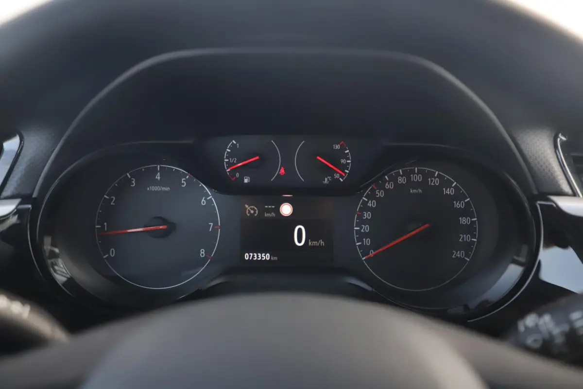 1.2 Edition NIEUWE DB RIEM! Radio Bluetooth Airco Cruise Control Rijstrooksensor Peperoncino Red Metallic!
