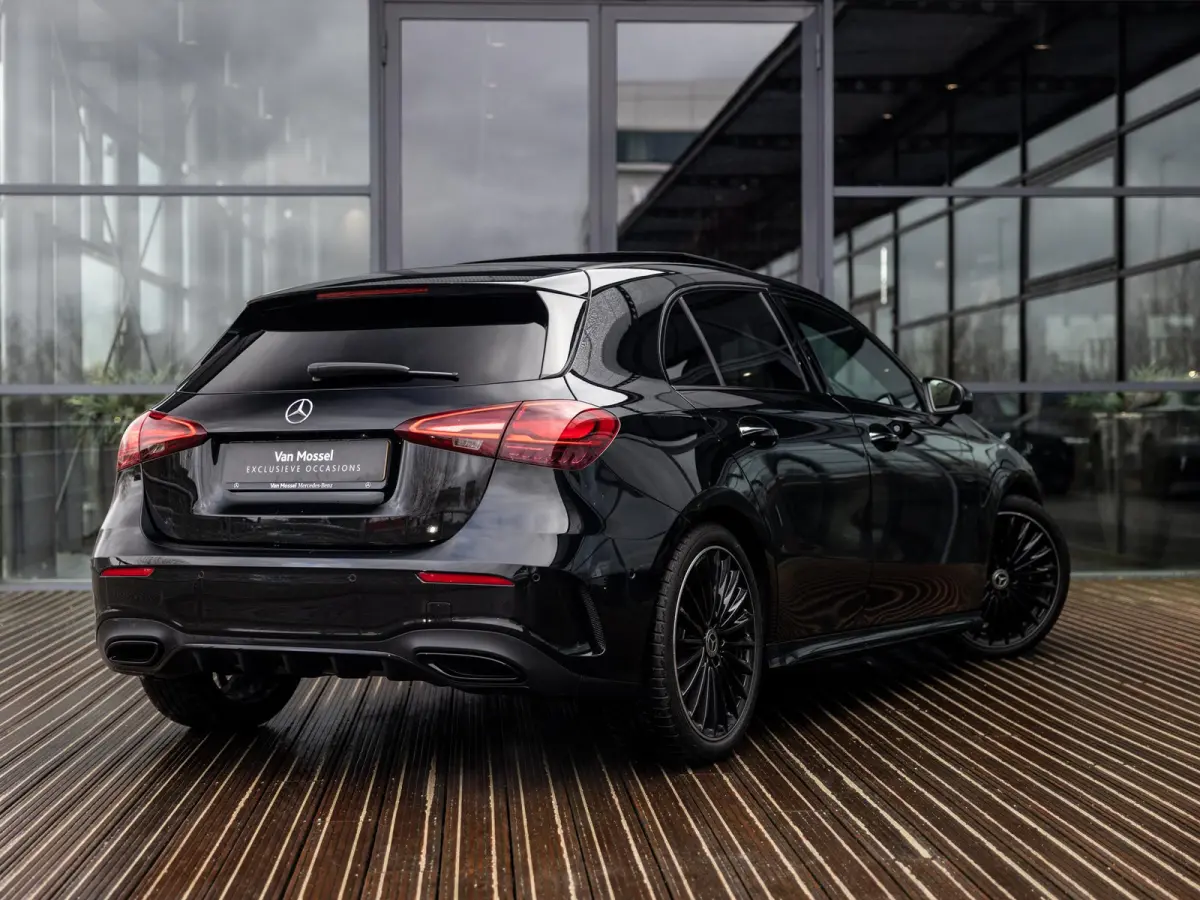 180 Business Solution AMG | PANORAMA\SCHUIF-KANTELDAK | HEAD-UP DISPLAY | STOELMEMORY | SFEERVERLICHTING | 360 CAMERA | KEYLESS | MULTISPAAK 19 INCH | NIGHTPAKKET | STOELVERWARMING | MULTI B