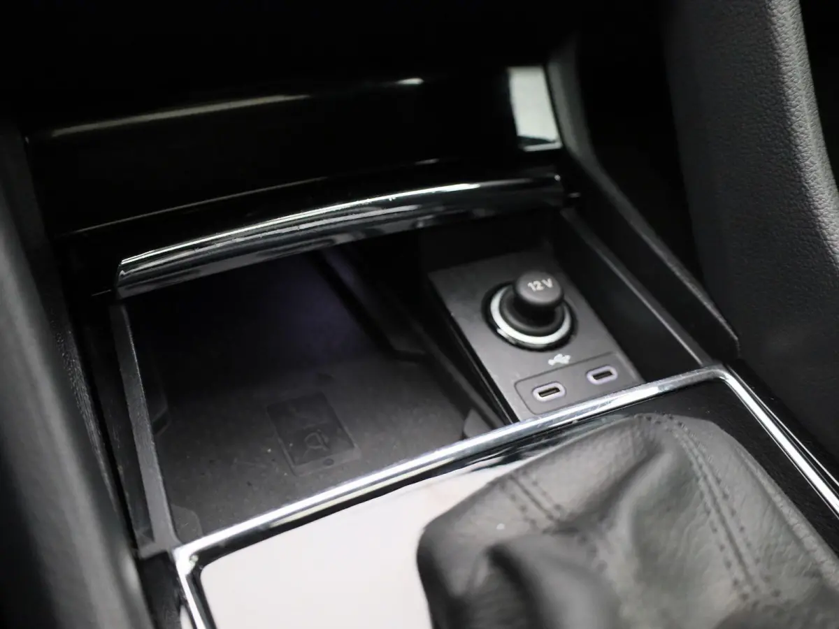 1.5 TSI Ambition | Automaat | Panoramadak | Stoel + Stuur Verwarming | Achteruitrij Camera | LED Koplampen |