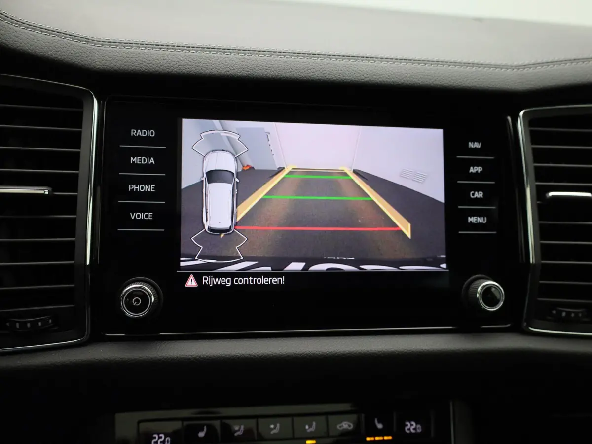 1.5 TSI Ambition | Automaat | Panoramadak | Stoel + Stuur Verwarming | Achteruitrij Camera | LED Koplampen |