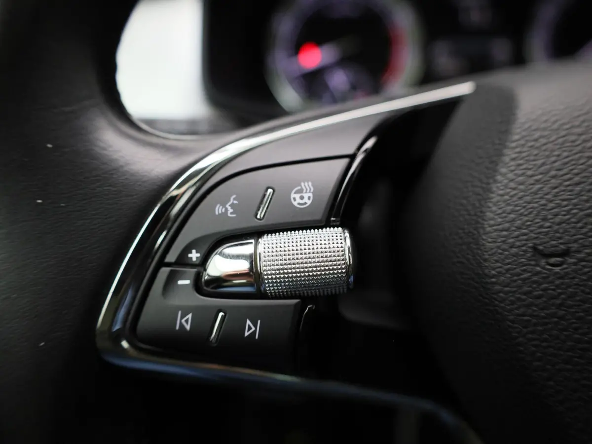1.5 TSI Ambition | Automaat | Panoramadak | Stoel + Stuur Verwarming | Achteruitrij Camera | LED Koplampen |