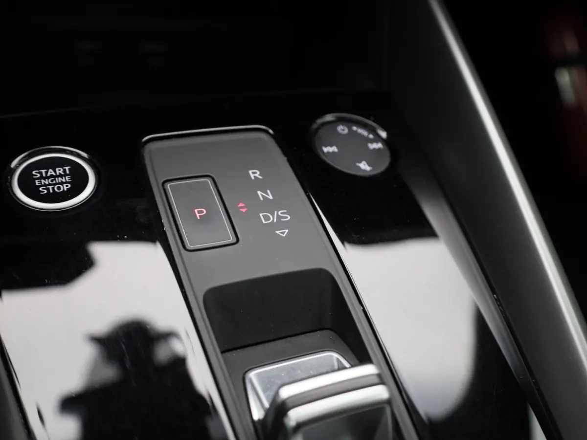 40 TFSI e Advanced edition | Automaat | 204PK | Lederen Bekleding | Schuif/Kanteldak | Virtual Cockpit | Stoelverwarming | Parkeersensoren |