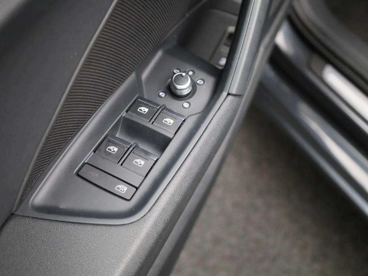 40 TFSI e Advanced edition | Automaat | 204PK | Lederen Bekleding | Schuif/Kanteldak | Virtual Cockpit | Stoelverwarming | Parkeersensoren |