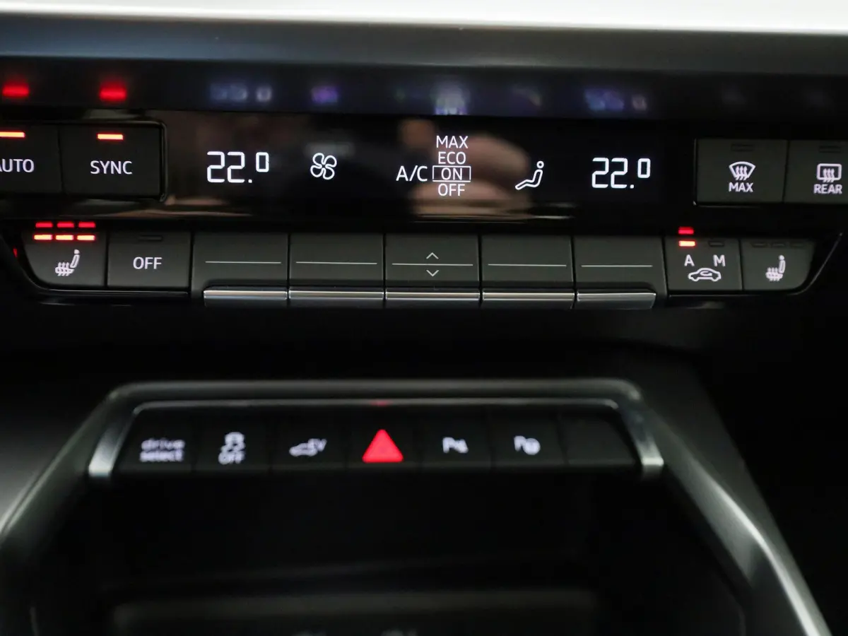 40 TFSI e Advanced edition | Automaat | 204PK | Lederen Bekleding | Schuif/Kanteldak | Virtual Cockpit | Stoelverwarming | Parkeersensoren |