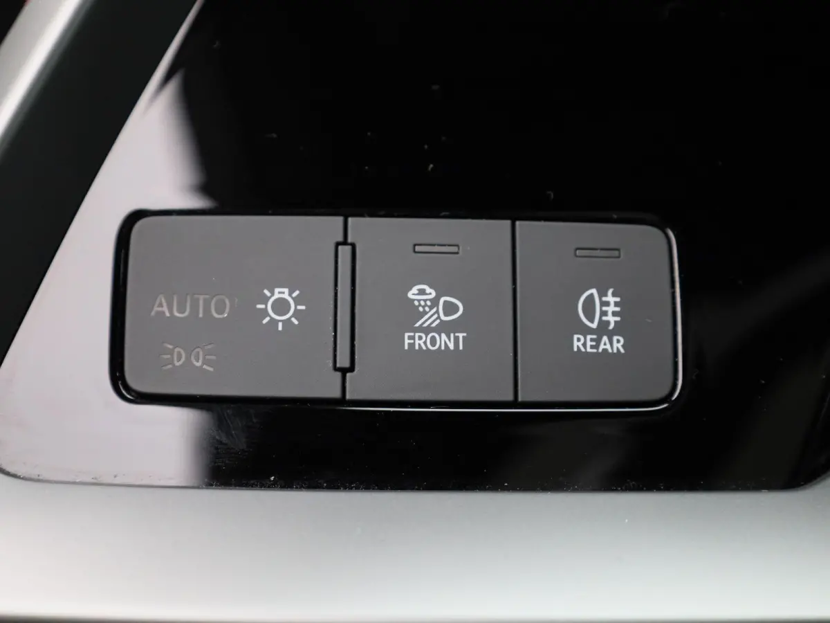 40 TFSI e Advanced edition | Automaat | 204PK | Lederen Bekleding | Schuif/Kanteldak | Virtual Cockpit | Stoelverwarming | Parkeersensoren |