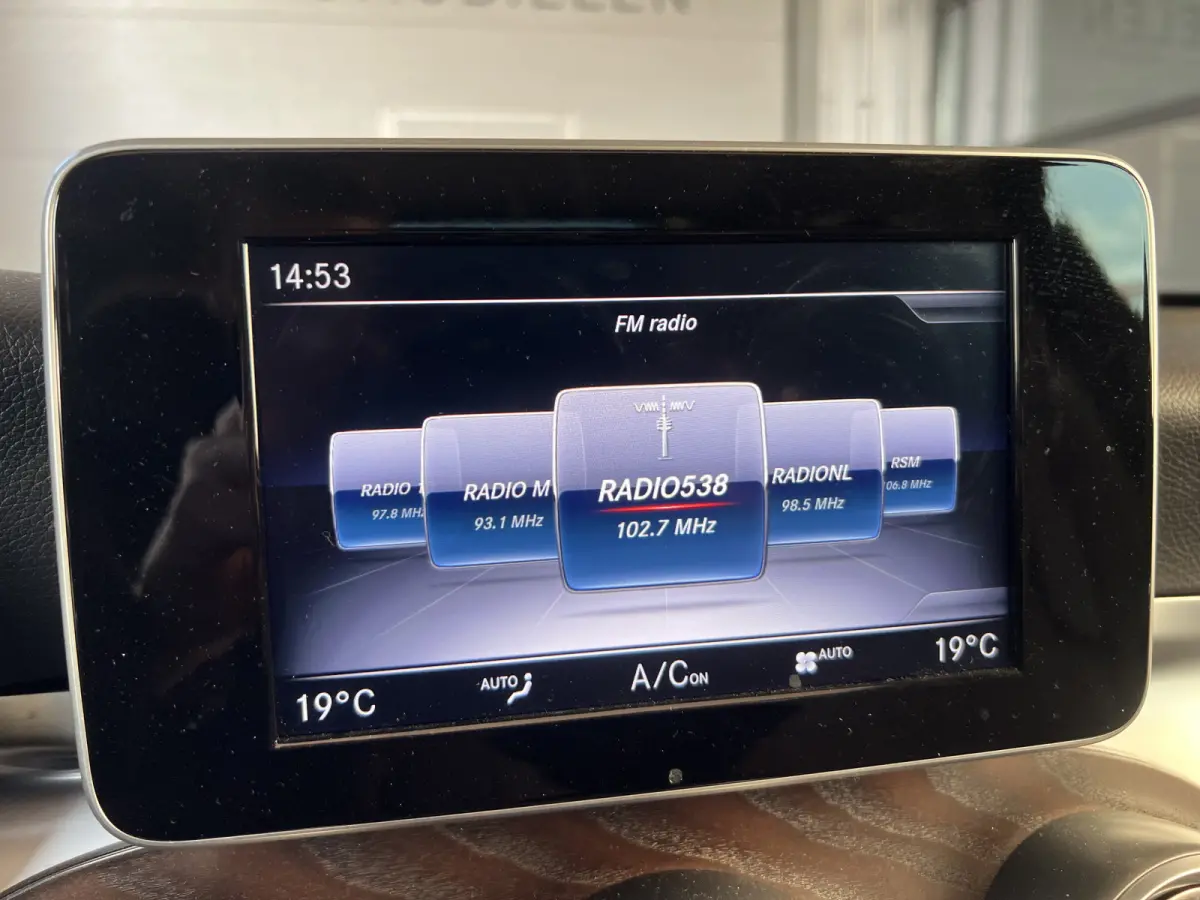 350e 4MATIC Ambition Hybride | LEDER | TREKHAAK | SCHUIF/KANTELDAK | 360 CAMERA | NAVI | ADAPTIVE CRUISE CONTROL | PDC V+A | CLIMATE CONTROL | LMV 19'' | STOELVERWARMING | LED | BLUETOOTH