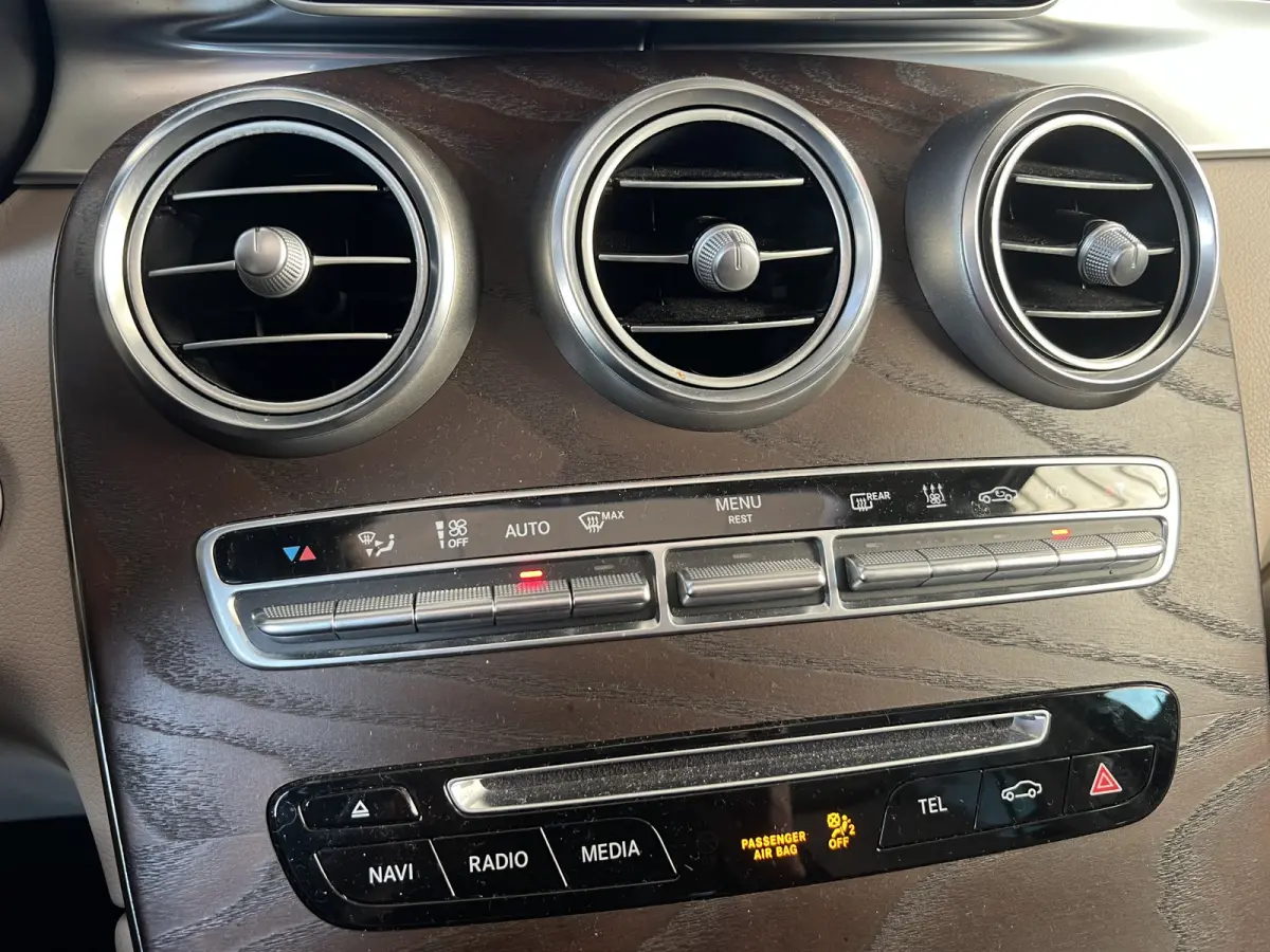 350e 4MATIC Ambition Hybride | LEDER | TREKHAAK | SCHUIF/KANTELDAK | 360 CAMERA | NAVI | ADAPTIVE CRUISE CONTROL | PDC V+A | CLIMATE CONTROL | LMV 19'' | STOELVERWARMING | LED | BLUETOOTH