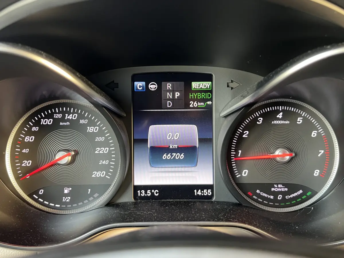 350e 4MATIC Ambition Hybride | LEDER | TREKHAAK | SCHUIF/KANTELDAK | 360 CAMERA | NAVI | ADAPTIVE CRUISE CONTROL | PDC V+A | CLIMATE CONTROL | LMV 19'' | STOELVERWARMING | LED | BLUETOOTH