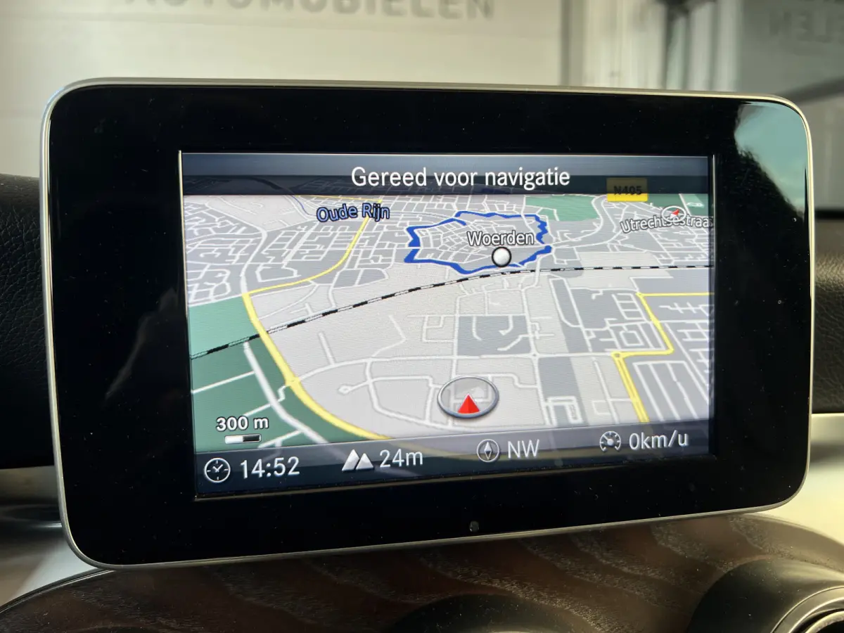350e 4MATIC Ambition Hybride | LEDER | TREKHAAK | SCHUIF/KANTELDAK | 360 CAMERA | NAVI | ADAPTIVE CRUISE CONTROL | PDC V+A | CLIMATE CONTROL | LMV 19'' | STOELVERWARMING | LED | BLUETOOTH