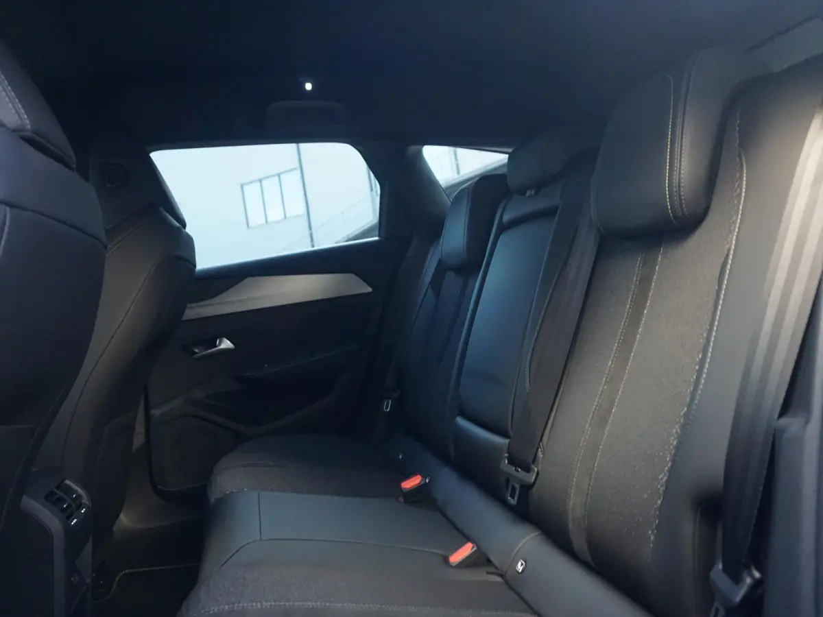 1.2 Hybrid 145 e-DCS6 GT | 360 Camera | Alcantara | Keyless Entry & Start |