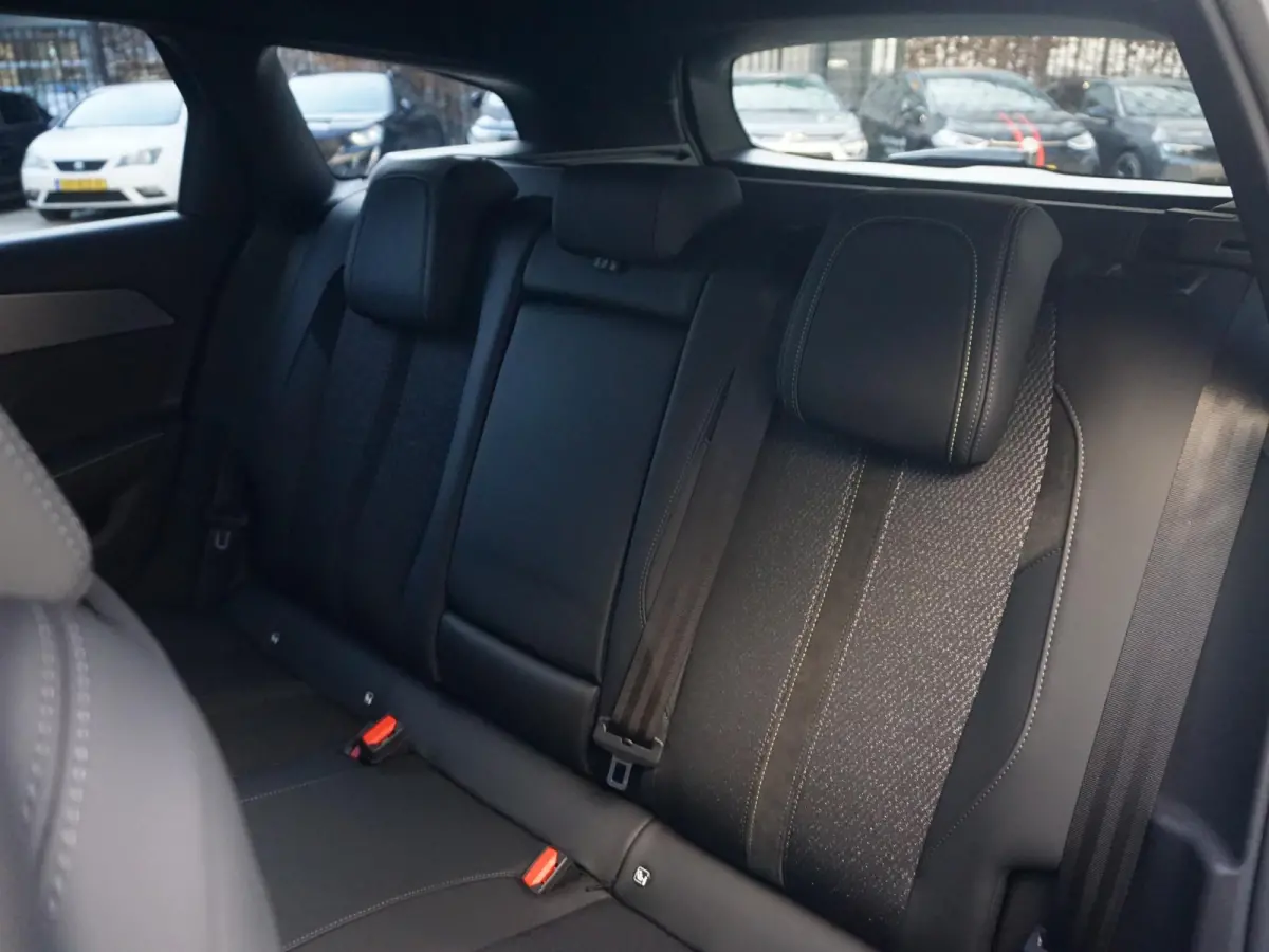 1.2 Hybrid 145 e-DCS6 GT | 360 Camera | Alcantara | Keyless Entry & Start |