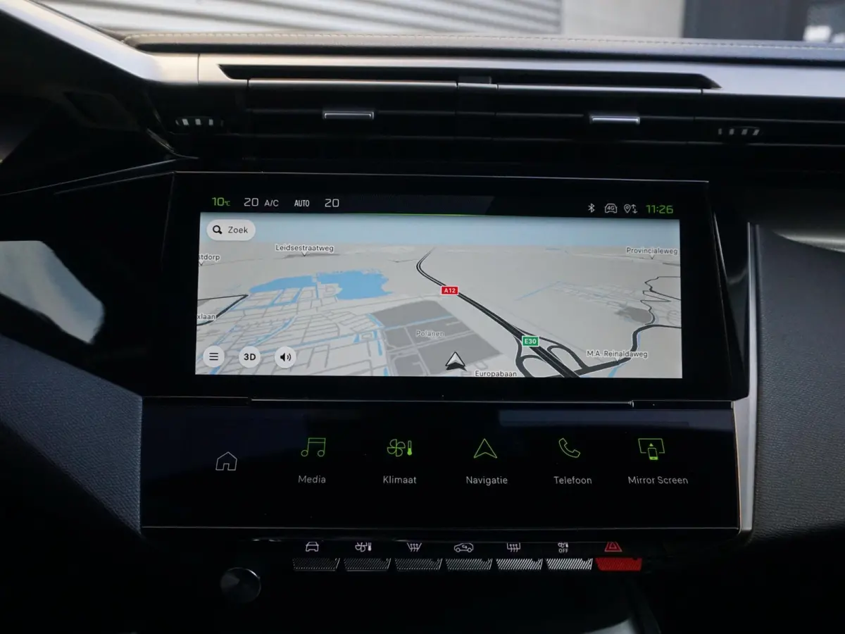 1.2 Hybrid 145 e-DCS6 GT | 360 Camera | Alcantara | Keyless Entry & Start |