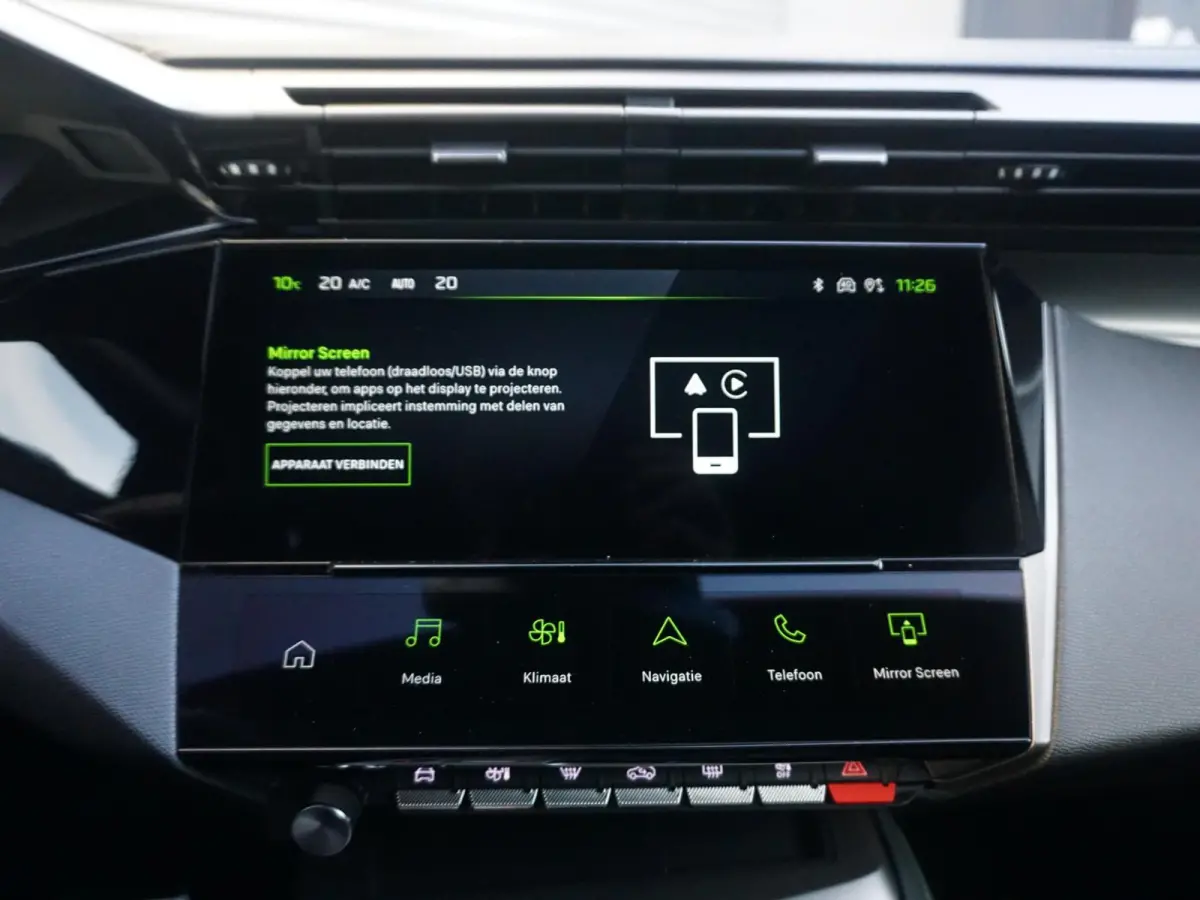 1.2 Hybrid 145 e-DCS6 GT | 360 Camera | Alcantara | Keyless Entry & Start |