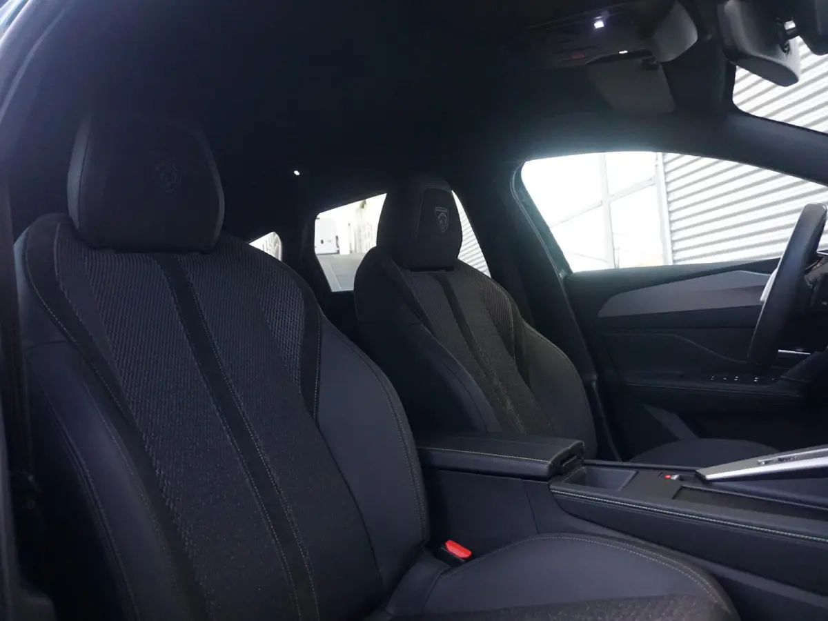 1.2 Hybrid 145 e-DCS6 GT | 360 Camera | Alcantara | Keyless Entry & Start |