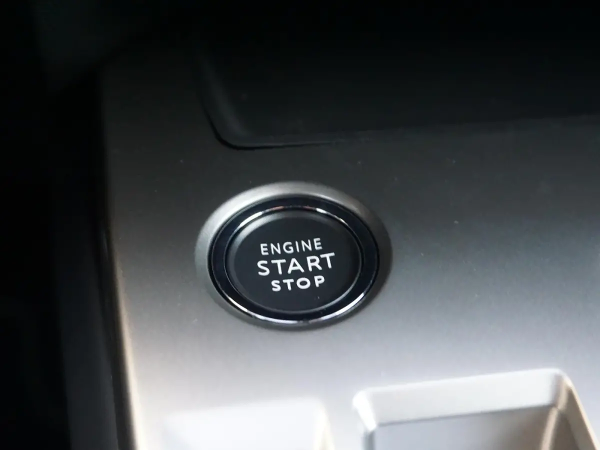 1.2 Hybrid 145 e-DCS6 GT | 360 Camera | Alcantara | Keyless Entry & Start |