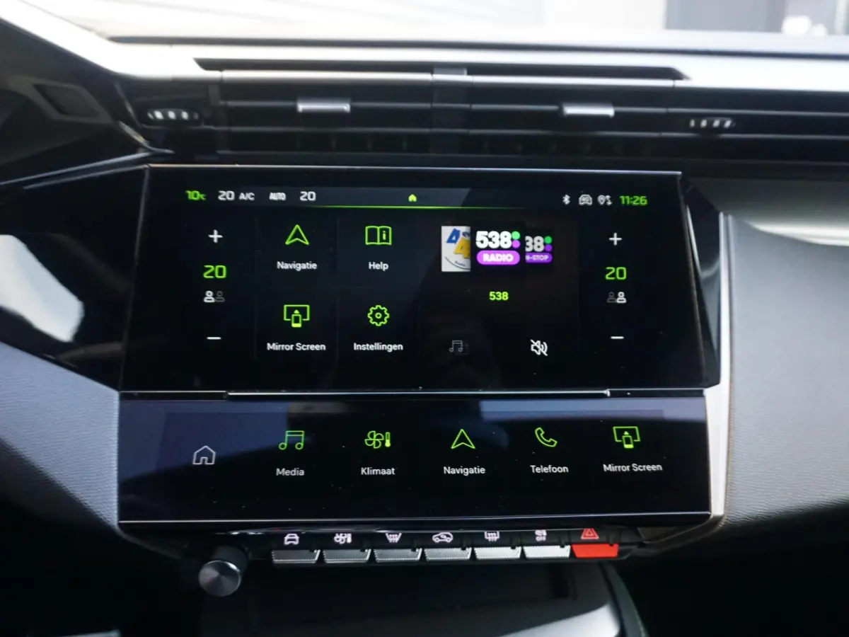 1.2 Hybrid 145 e-DCS6 GT | 360 Camera | Alcantara | Keyless Entry & Start |