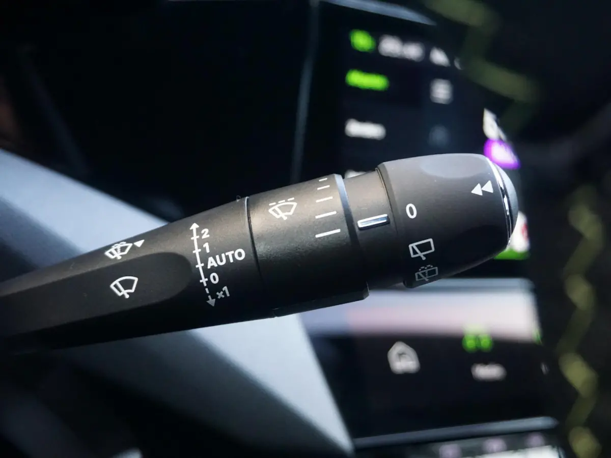 1.2 Hybrid 145 e-DCS6 GT | 360 Camera | Alcantara | Keyless Entry & Start |
