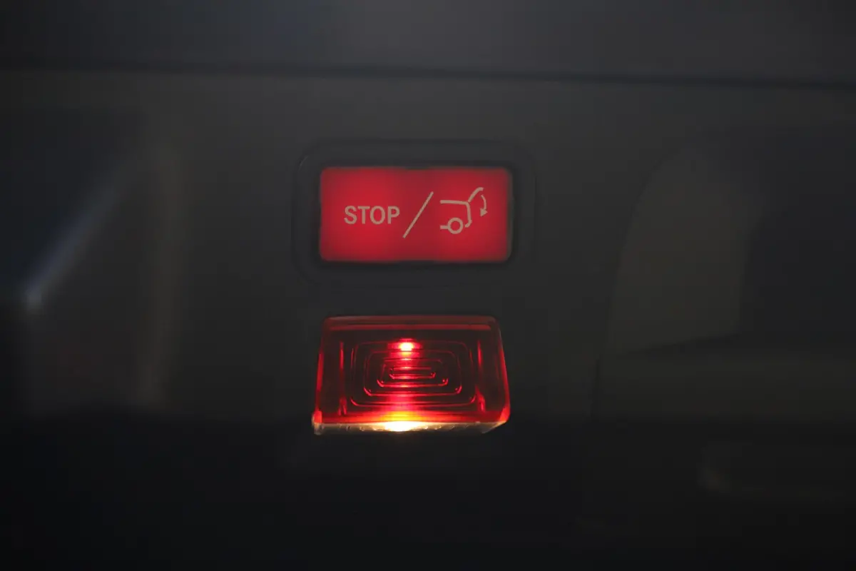 180 Business Solution Automaat Panoramadak Widescreen Full LED Stoelverwarming Navigatie Achteruitrijcamera Clima Cruise Control