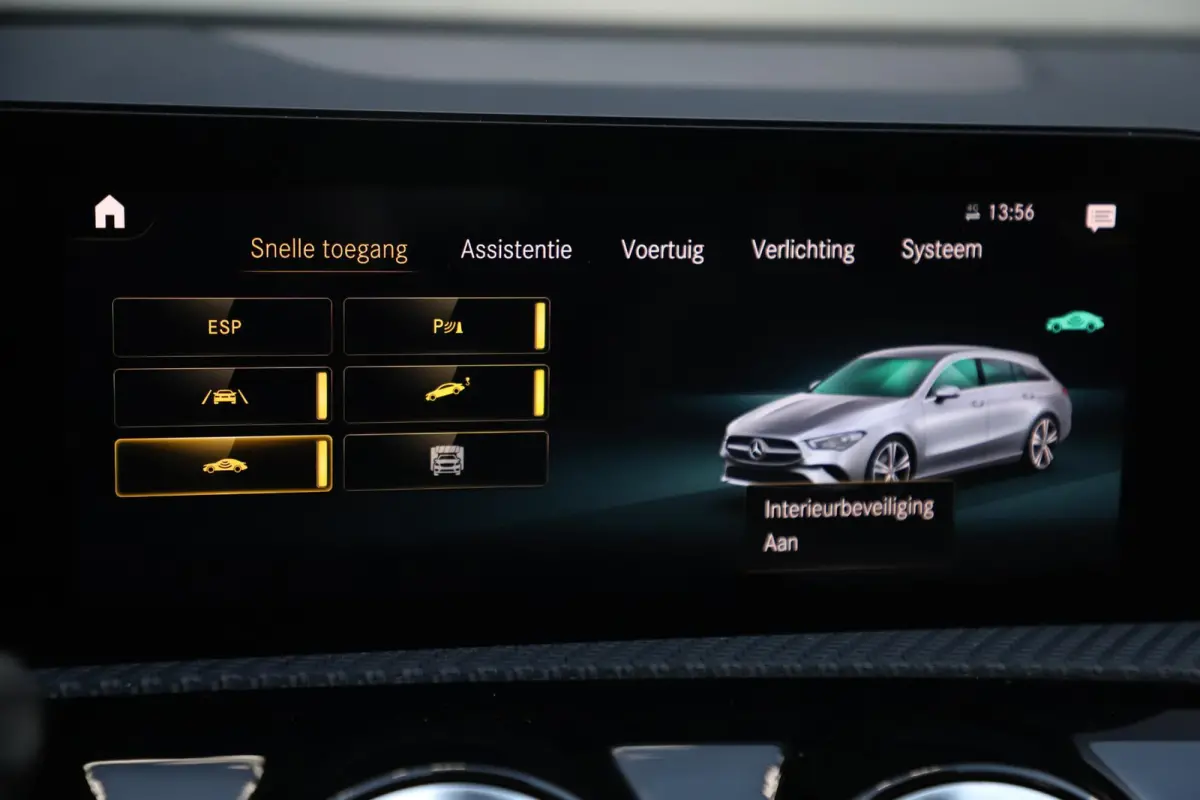180 Business Solution Automaat Panoramadak Widescreen Full LED Stoelverwarming Navigatie Achteruitrijcamera Clima Cruise Control